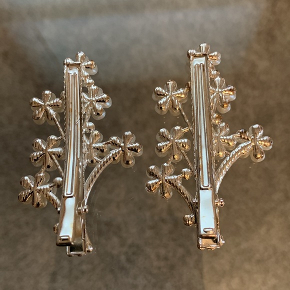 Gorgeous Flower Hair Clips - Picture 5 of 16